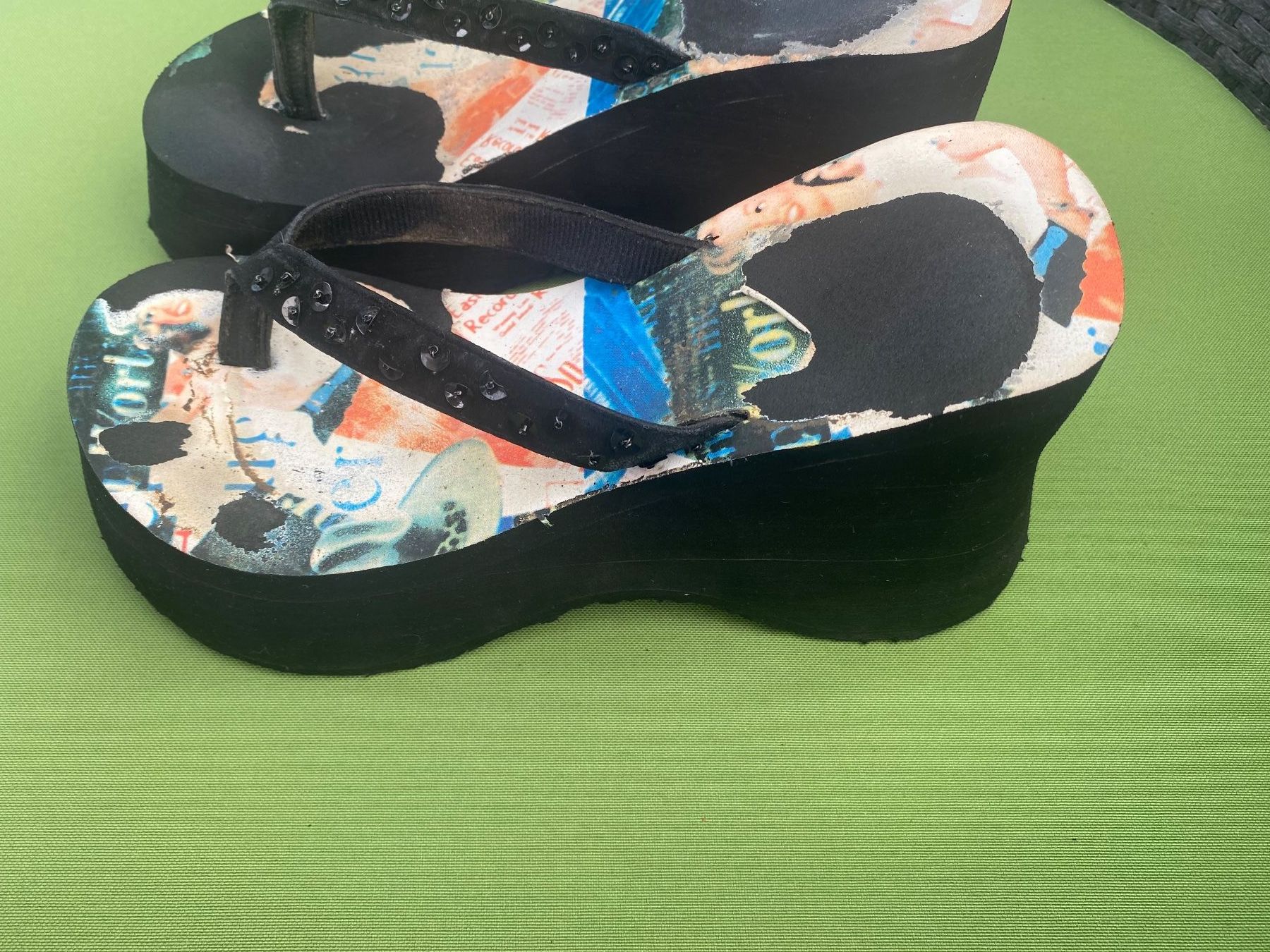 Scarpe da donna: SUMMERTIME - stylische Flip-Flops mit Décor, nero, 40 – Usato da Winkel venduto da ferrari2022 1