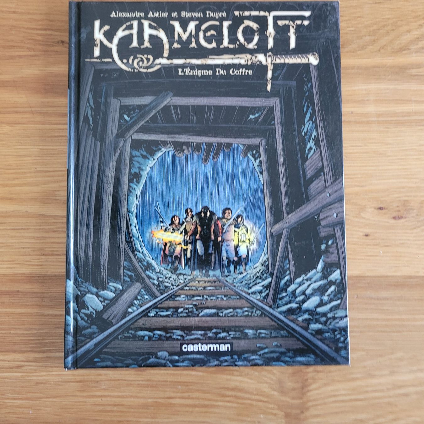 Fumetti: BD EO Kaamelott 3. L'Enigme Du Coffre – Usato da Biel/Bienne venduto da Destockweb