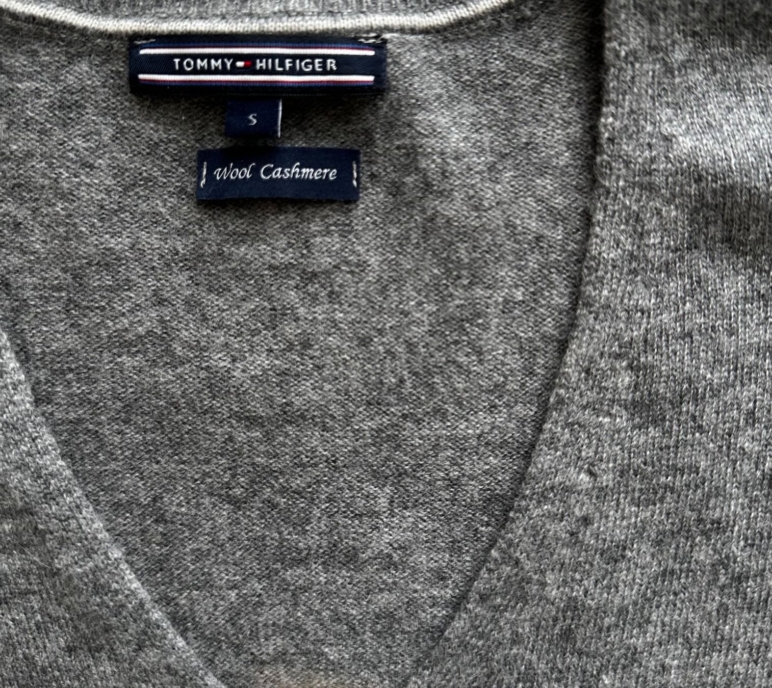 Tommy Hilfiger Maglioni & Felpe: Tommy Hilfiger Pullover Herren S Casmere/Wolle – Usato da Liestal venduto da Ballybs 2