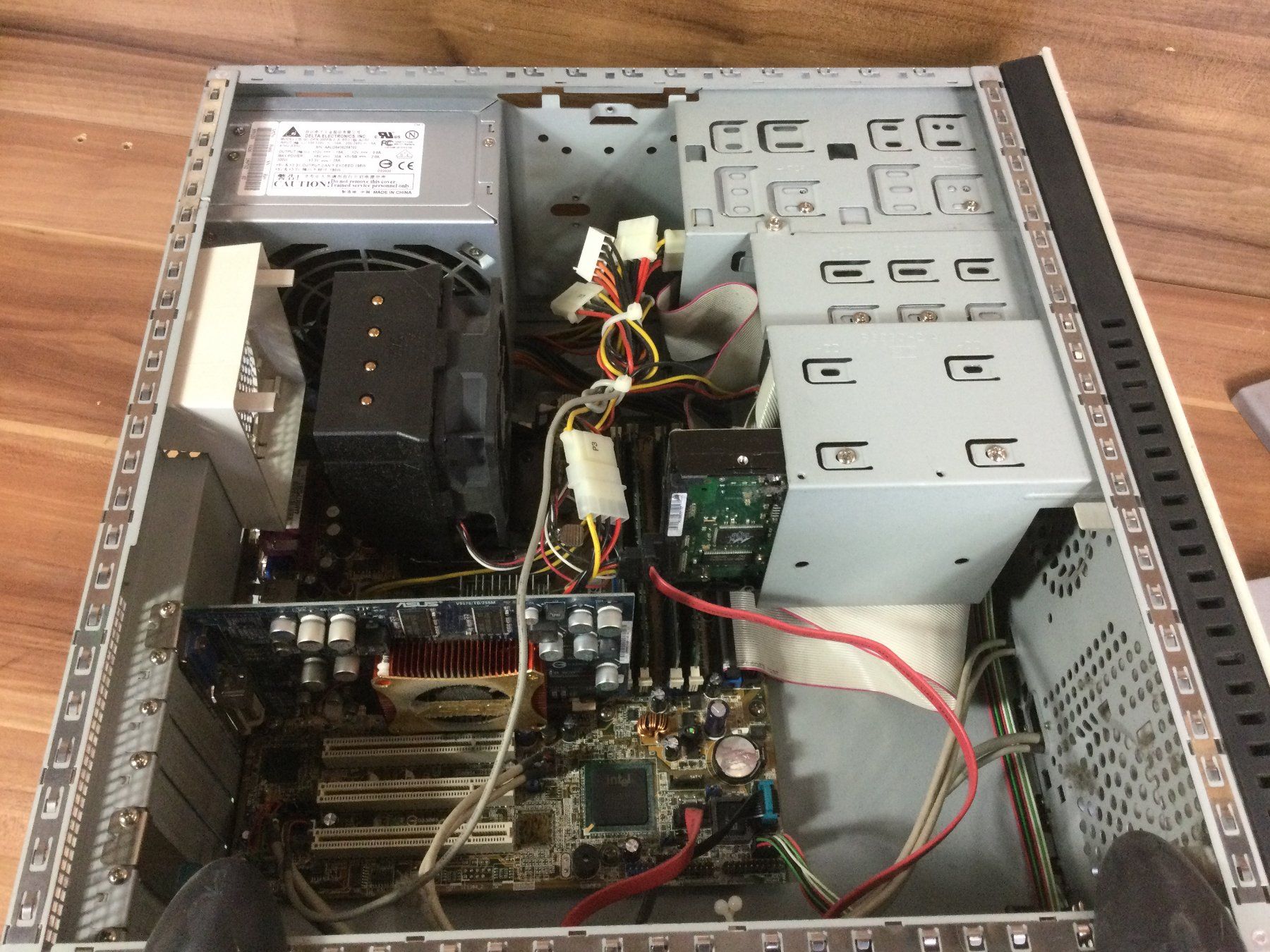 PCs: Gebrauchter Retro PC  MaxData  Pentium 4 – Gebraucht aus Wangen SZ von kuriosum12 5
