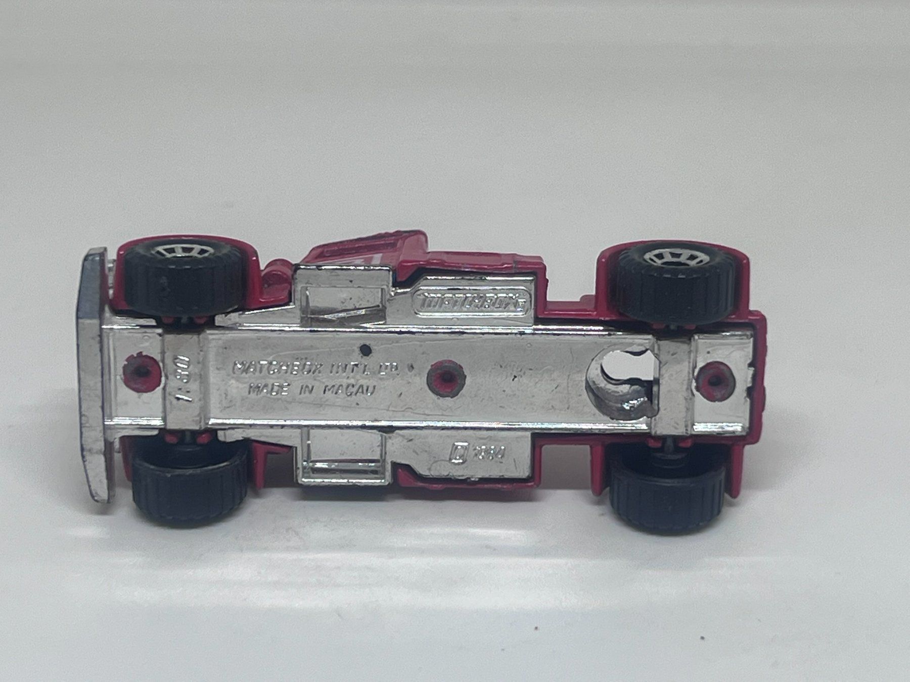 Matchbox Modellini d'auto: Matchbox Peterbilt Fire Truck #786 – Usato da Wildegg venduto da LaaBoutique 3