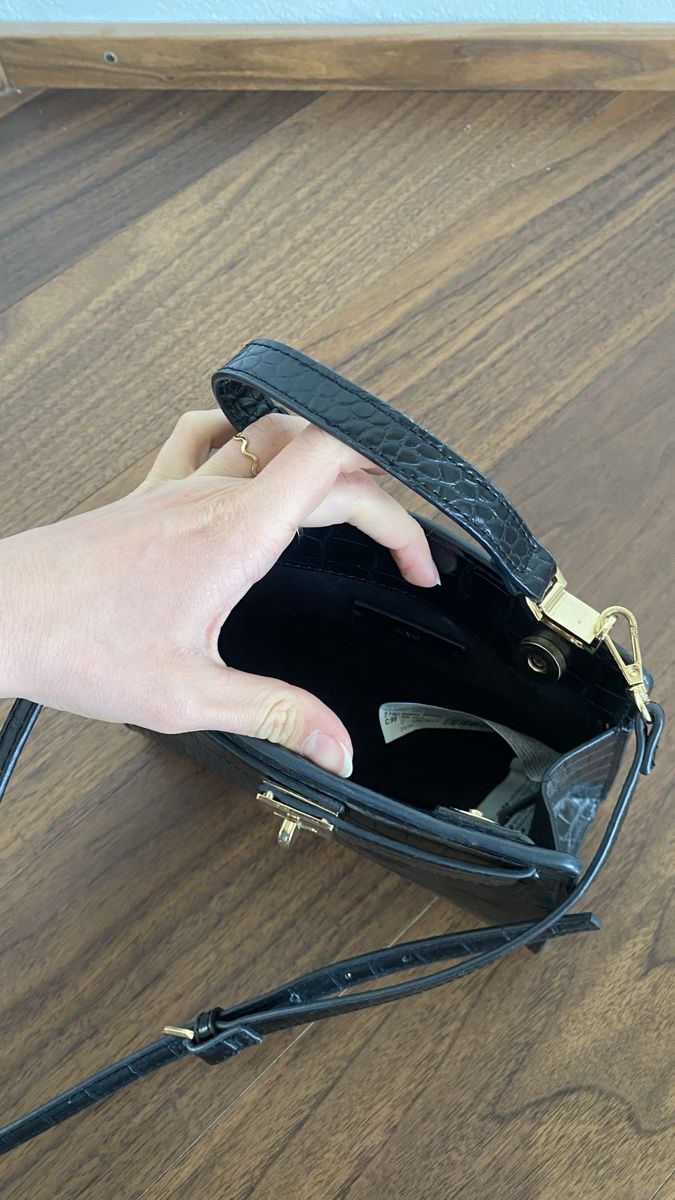 Mango Borse da donna: Schwarze Tasche von Mango – Usato da Buchs SG venduto da leo_7hcw 2