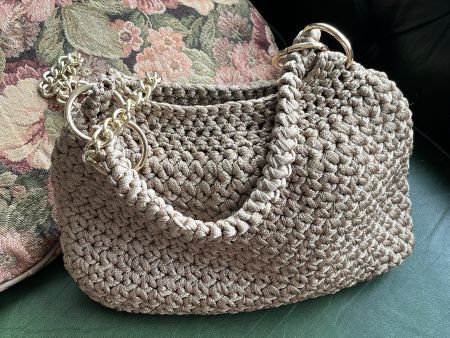 Elegante Tasche - gehäkelt, goldfarben, mit Kette, neu