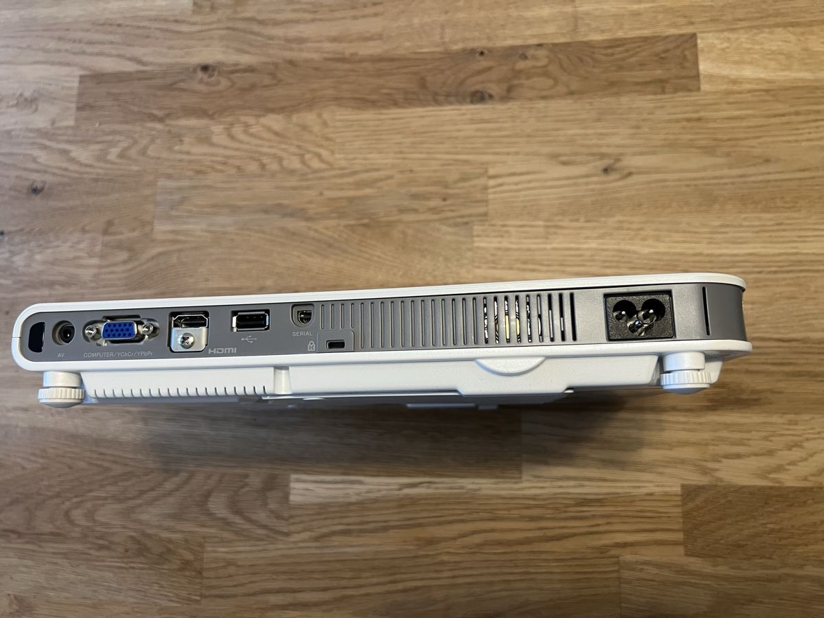 Casio Proiettori: Casio Projector XJ-A256 – Nuovo (secondo la descrizione) da Schöftland venduto da mamajasima5 1