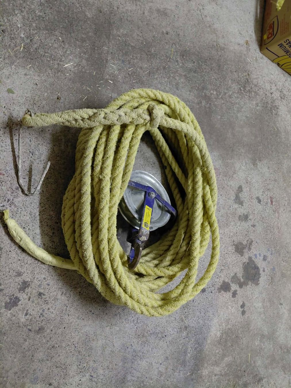 Paranco multiuso: Seil 25 Meter mit Umlenkrolle – Usato da Geuensee venduto da Hugentobler12345 1