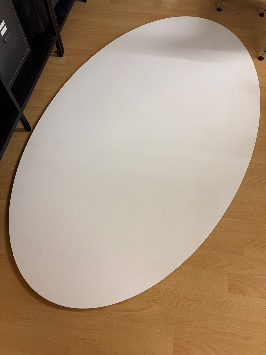 Tables: MASSIVER WEISSER TISCH DESIGN OVAL – D'occasion à Bern par carminel8 1