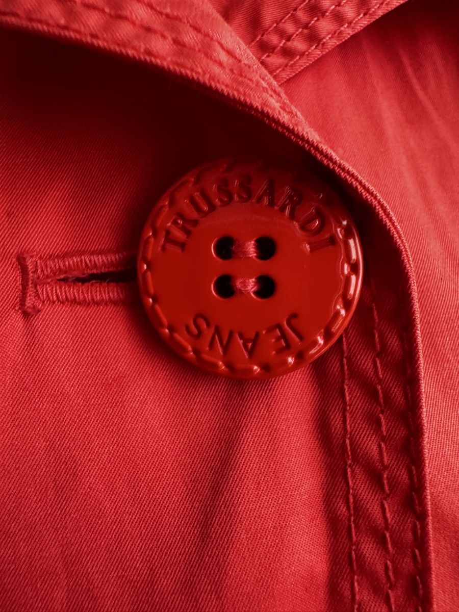 Trussardi Giacche: Original Trussardi Coral Rain Jacket, Size 42 – Nuovo (secondo la descrizione) da Wallisellen venduto da Corinne.- 1