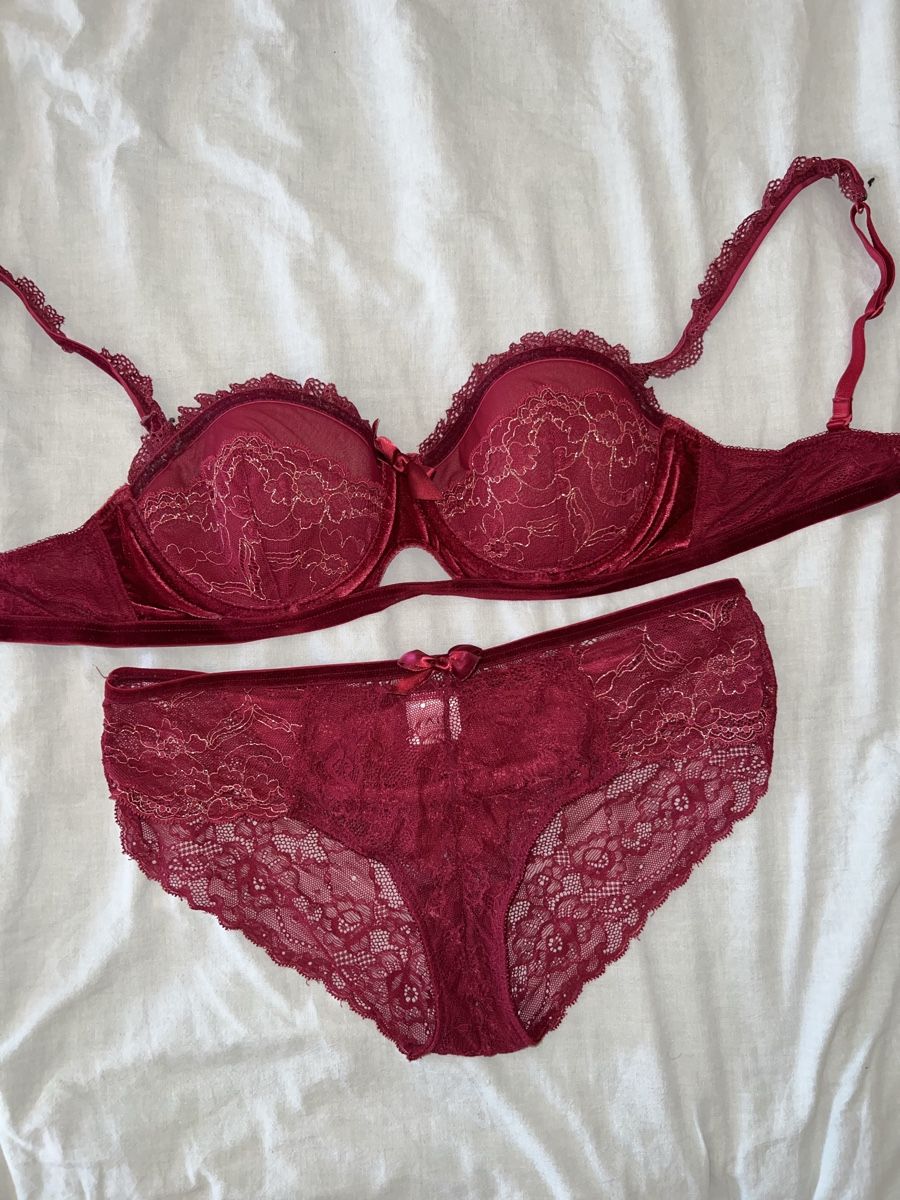 Avant Premiere Sonstige Unterwäsche: Romantischer BH Höschen Set 75C/M Bordeauxrot Spitze – Gebraucht aus Zürich von Klimbim87