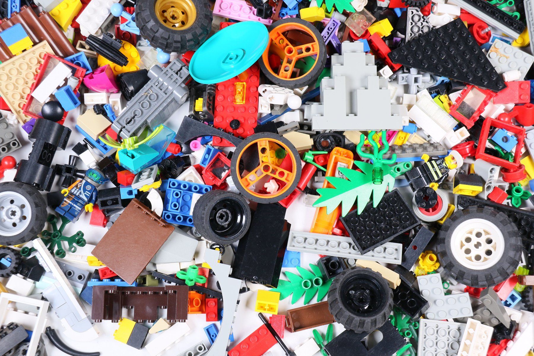 Lego Baukästen: 1.5 kg. Legoteile mit Minifiguren – Gebraucht aus Hettlingen von Scholi99 2