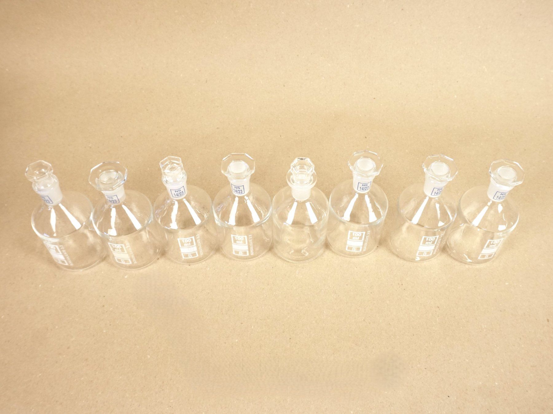 Accessori da laboratorio: Blaubrand-Weithalsflasche NS 14/23 100ml 8 STK. – Usato da Pratteln venduto da Restwert_Pratteln 1