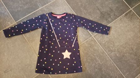Mädchen Kleid Gr. 92/98 mit Sternen - Top Zustand!