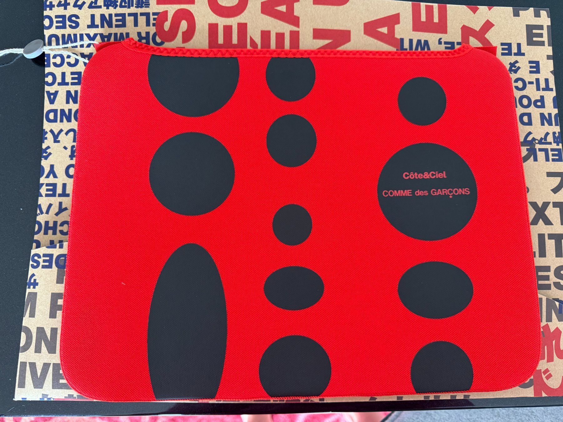 Coques & Sacs: New Comme des Garçons Macbook Air 11'' and 13'' case – Neuf avec emballage d'origine à St-Sulpice VD par juhdu 2