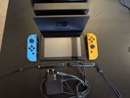 Nintendo Switch Konsole mit Zubehör - Top Zustand!