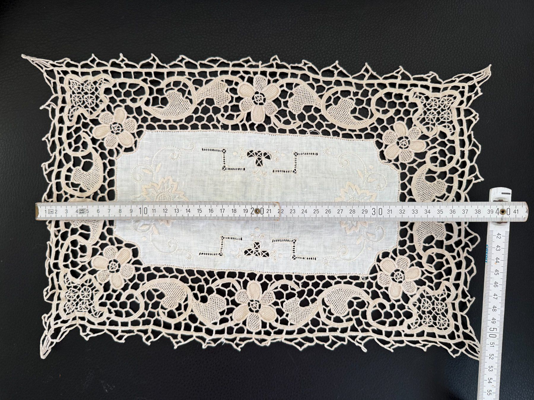 Sottobicchieri: Spitzendeckchen  Untersetzer  38 x 25  cm – Usato da Subingen venduto da ArtBead 1