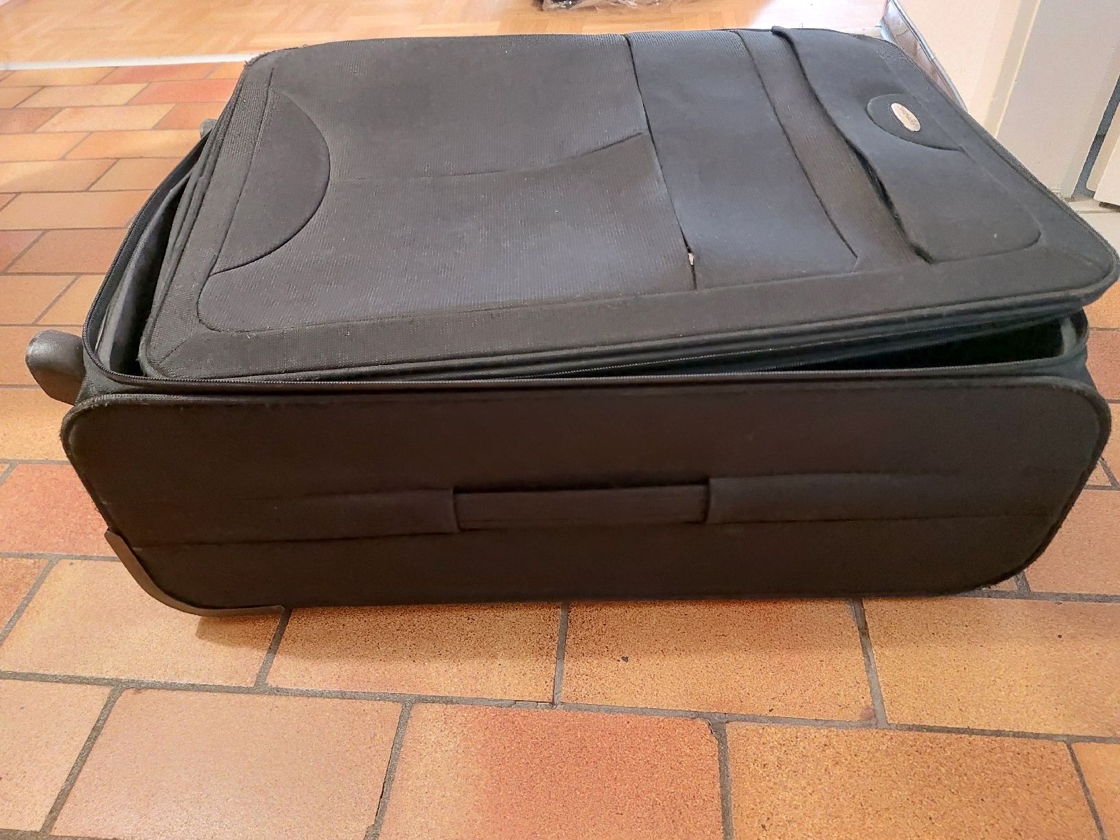 Samsonite Valigie: Samsonite grosser Reisekoffer Trolley schwarz robust – Usato da Bern venduto da titaniumsnow 6