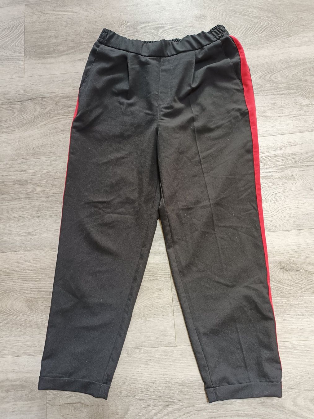 Pantalons: Pull und Bear Freizeithose M – D'occasion à Bätterkinden par Elefantenzoo