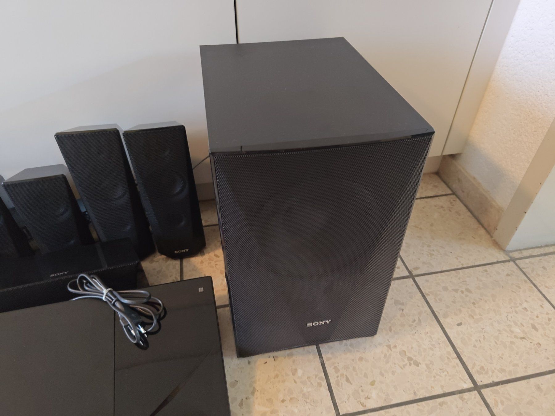Sony Heimkino: Blu-ray Home Entertainment System Sony BDV-N5200W – Gebraucht aus Liestal von  4