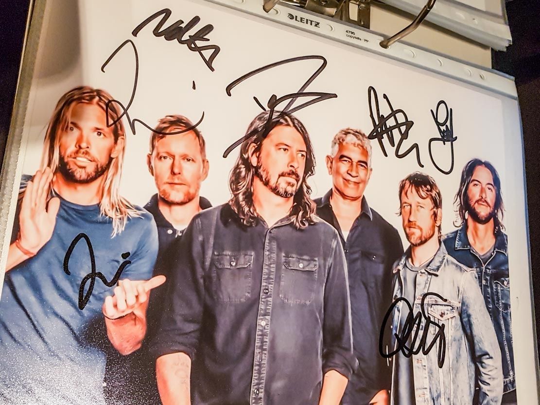 Autografi: Foo Fighters - Original in person Autogramm – Usato da Kaisten venduto da Simpsons4