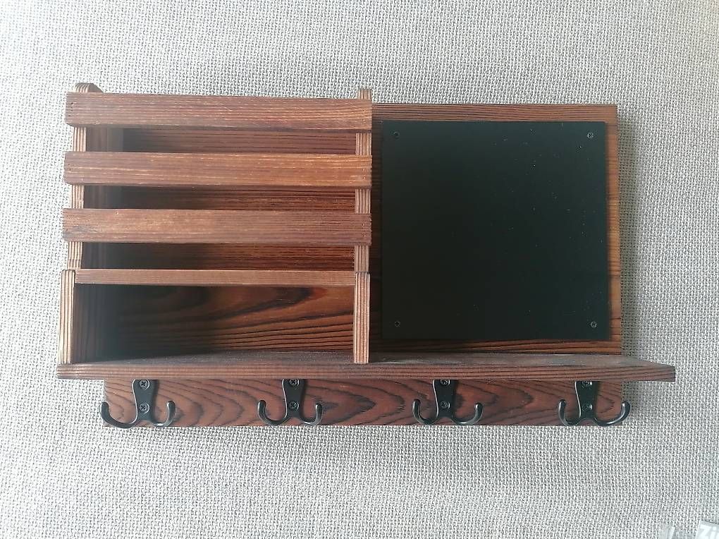 Articoli in legno: Schlüsselbrett aus Holz ca. 27x40cm – Usato da Nänikon venduto da Manta87