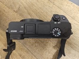 Sony a6100 Body mit 2 Akkus und Ladegerät