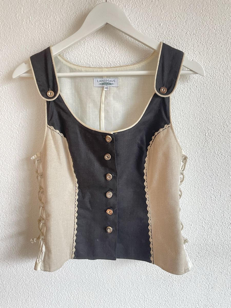 Vestiti: Landhaus Dirndl/Tracht – Usato da Zermatt venduto da lareee