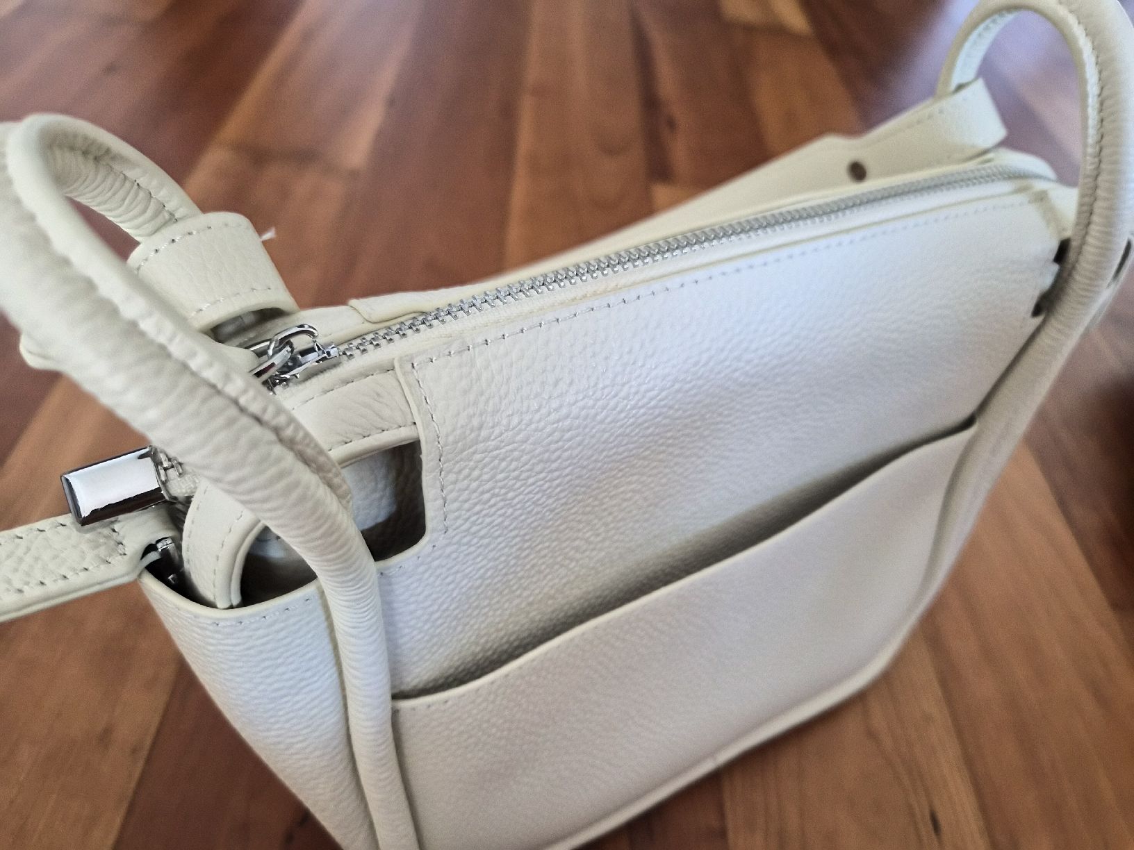Borse da donna: Cream Leather Handbag with Extra Strap, Summer Ready! – Nuovo (secondo la descrizione) da Küttigen venduto da yingli 3