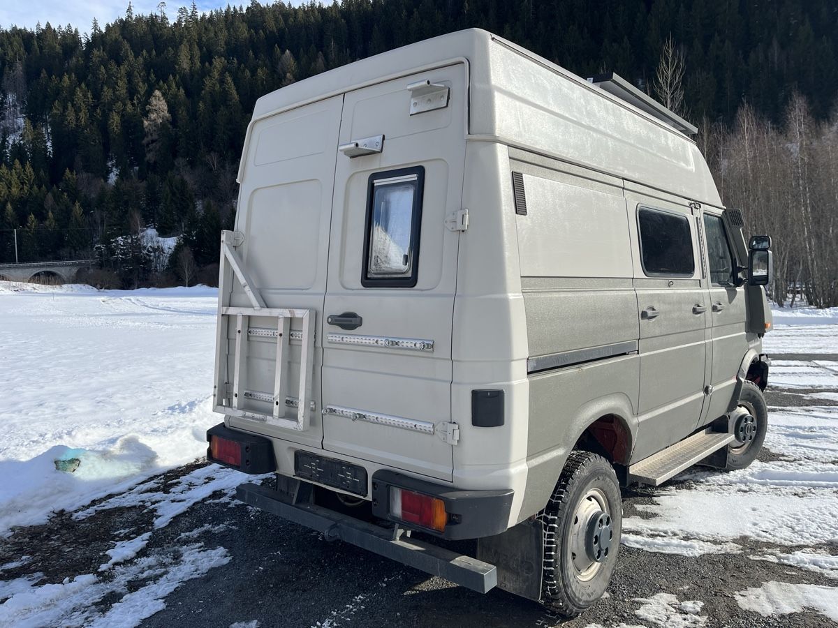 Iveco Camping Fahrzeuge: Iveco Turbo Daily 40-10 4x4 – Gebraucht aus Flums von cla_7lyn 1