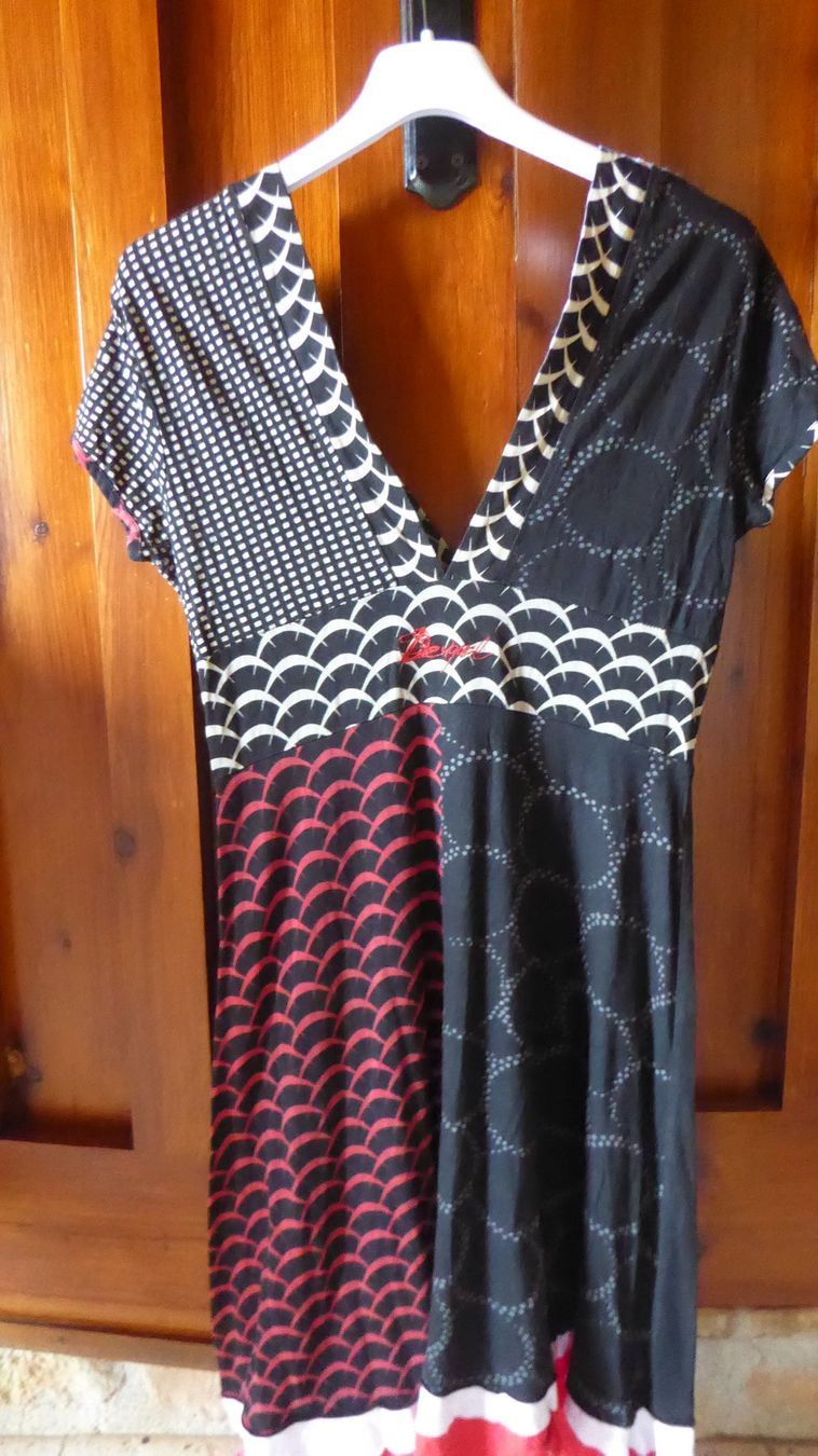 Desigual Kleider: Desigual Sommer  Kleid Gr 38 /M – Gebraucht aus Sargans von Benziner 1