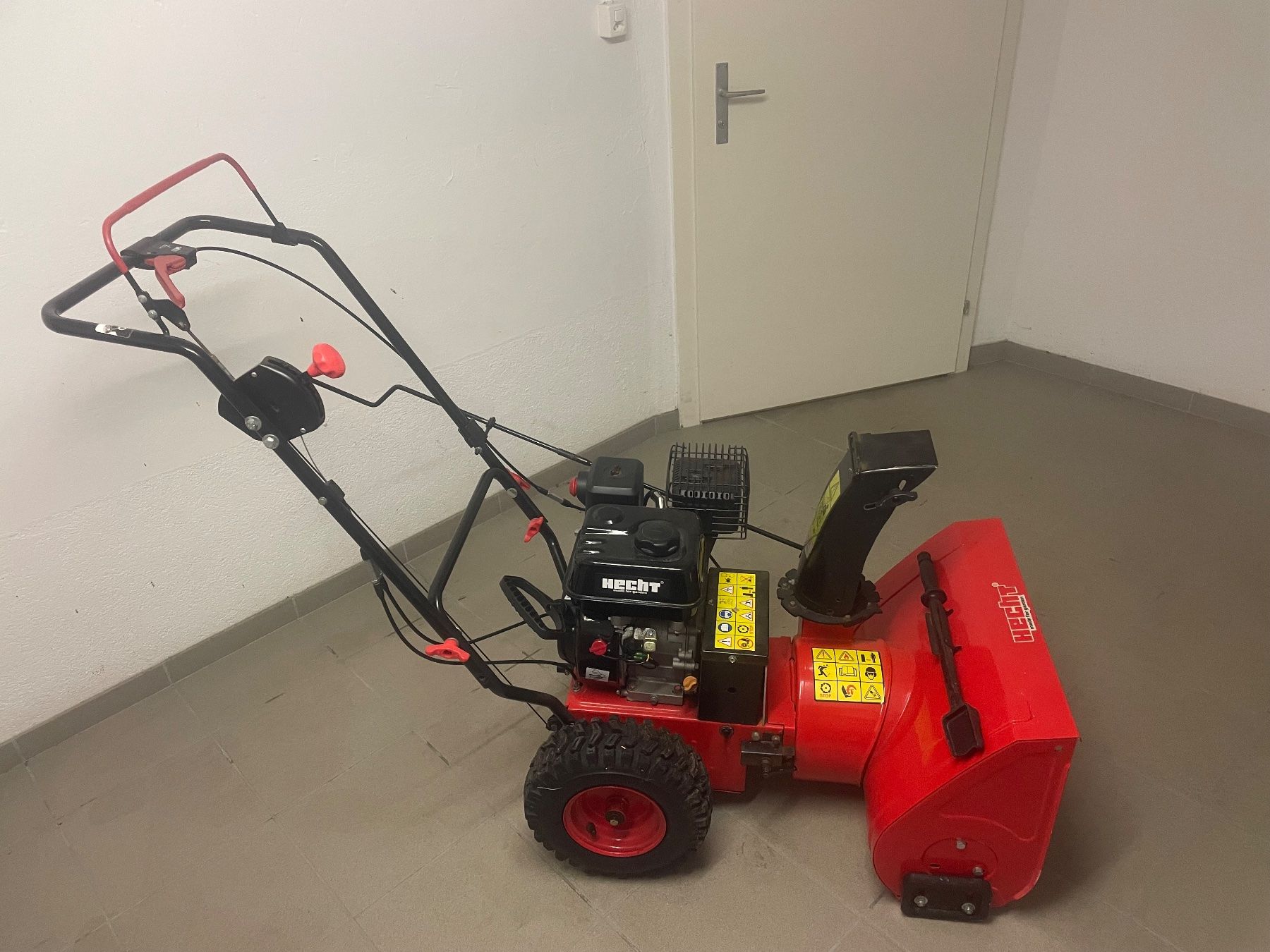 Sonstige: Hecht Schneefräse Benziner 6.5 PS – Gebraucht aus St. Gallen von Trader9000 1