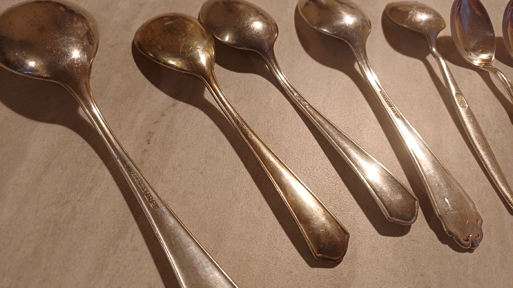 Cuillères: 10 verschiedene Löffel versilbert  – D'occasion à Flawil par Naphtali 3