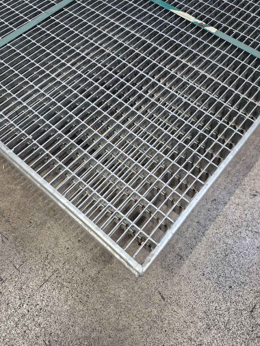 Griglie e Inferriate: Bodengitter – Nuovo (secondo la descrizione) da Teufenthal AG venduto da ChT. 1