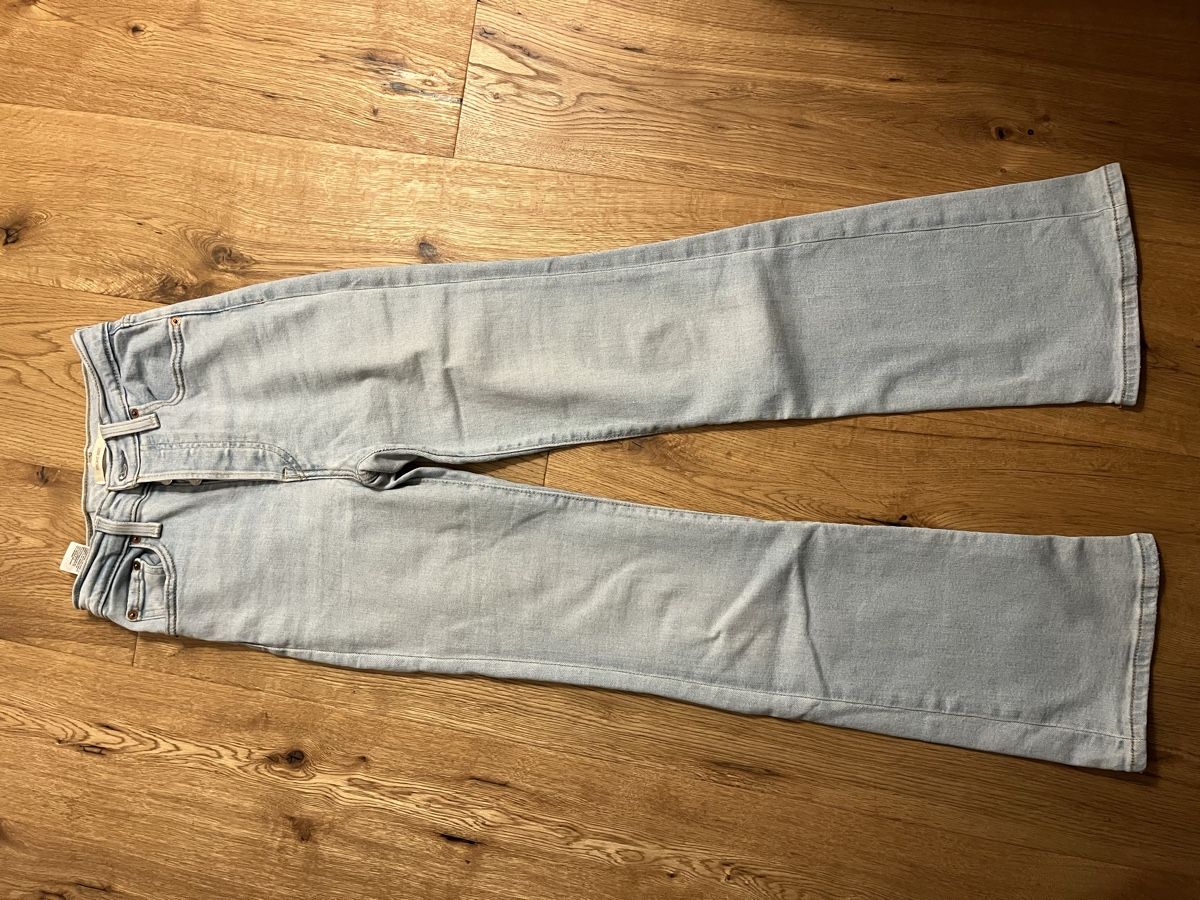 Levi's Jeans: Levi's Jeans – Neuf (Voir description) à St. Gallen par lua_7j7m