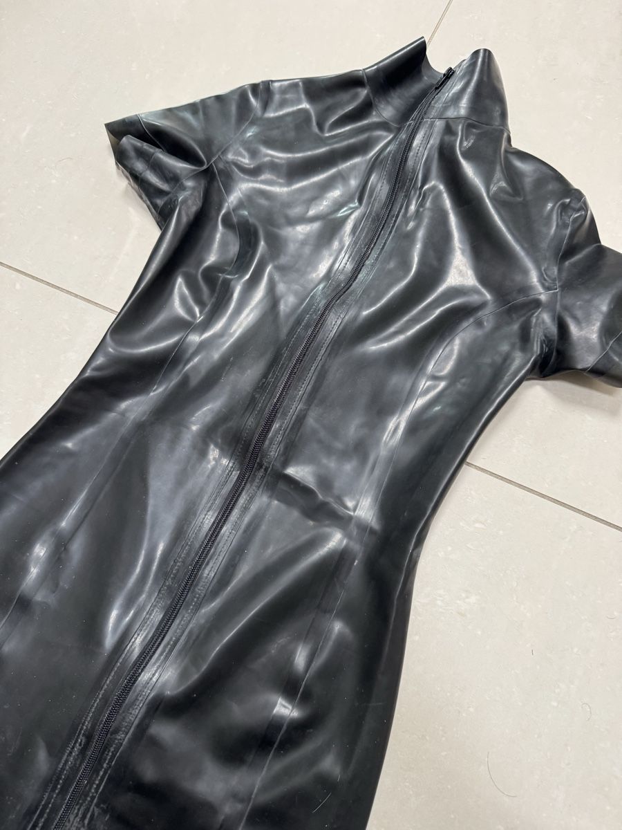 Robes: Libidex Latex Mini Kleid Grösse M – Neuf (Voir description) à Wangen SZ par wakaawinhu 1