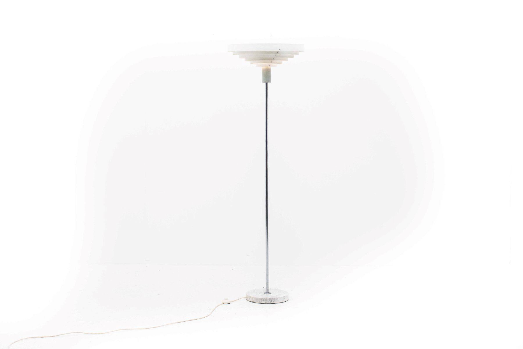 Lampade: Elegante Stehleuchte mit Marmorsockel – Usato da Zürich venduto da STUZH38 3
