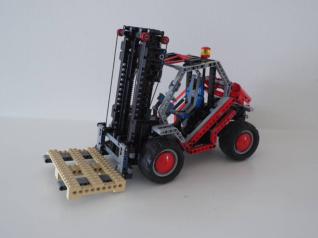Spielzeuge: LEGO Technic 8416 Gabelstapler – Gebraucht aus Basel von nic_2jcn