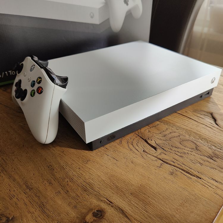 Xbox One X 1TB l Special Edition Weiss | Kaufen auf Ricardo