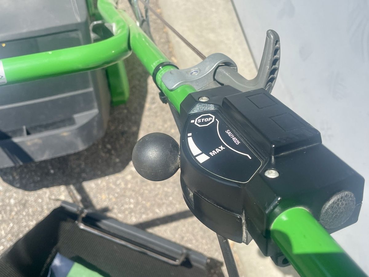 John Deere Tondeuses à gazon: John Deere Profimäher mit Heckwalze – D'occasion à Berg TG par jaccobi 5