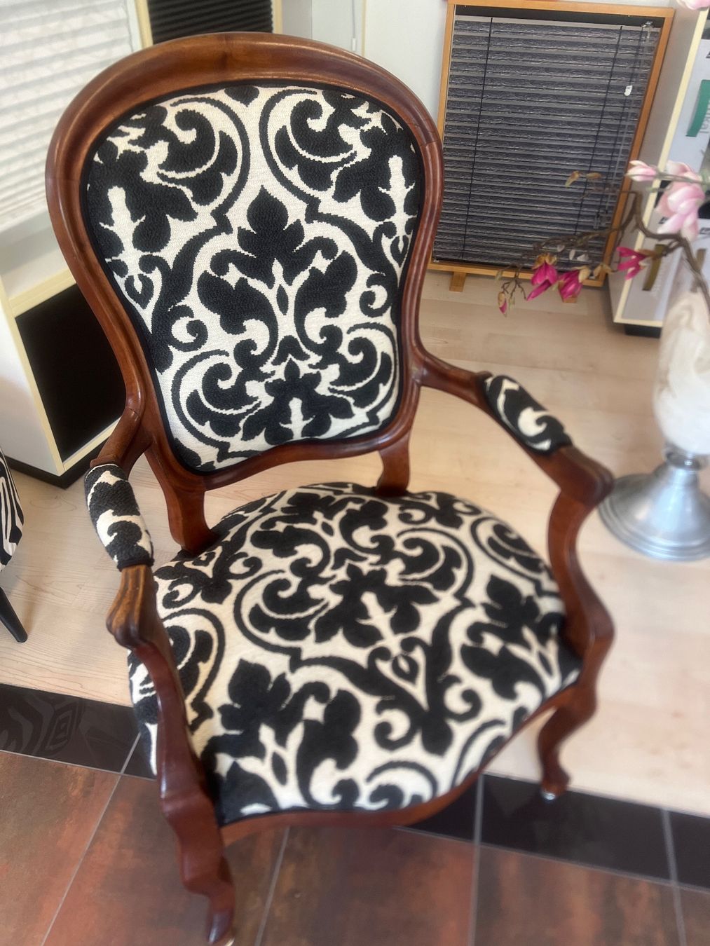 Sessel: Antiker Stuhl mit Design, Top  Zustand! – Gebraucht aus Ulisbach von BaumannM.