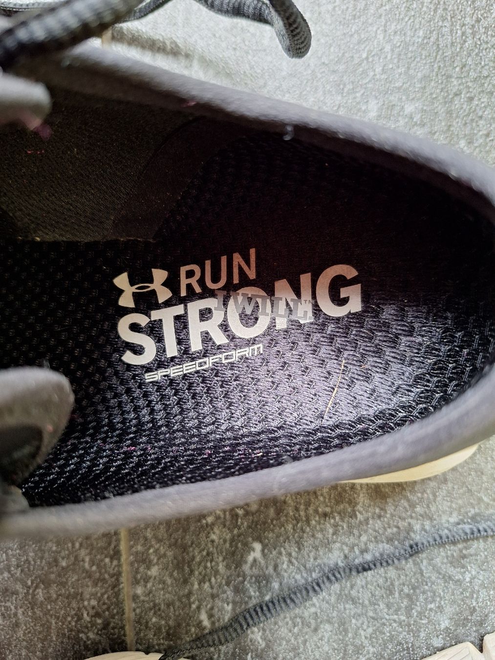 Under Armour Scarpe da donna: Under Armour Speedform Laufschuhe 37.5 – Usato da Utzigen venduto da Velvet8 3