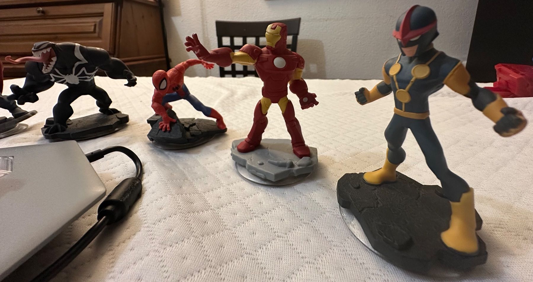 Marvel Figurines: Pack Complet Disney Infinity 2.0 Marvel : 6 Figurines + Base – D'occasion à Genève par hesgotthepackage 2