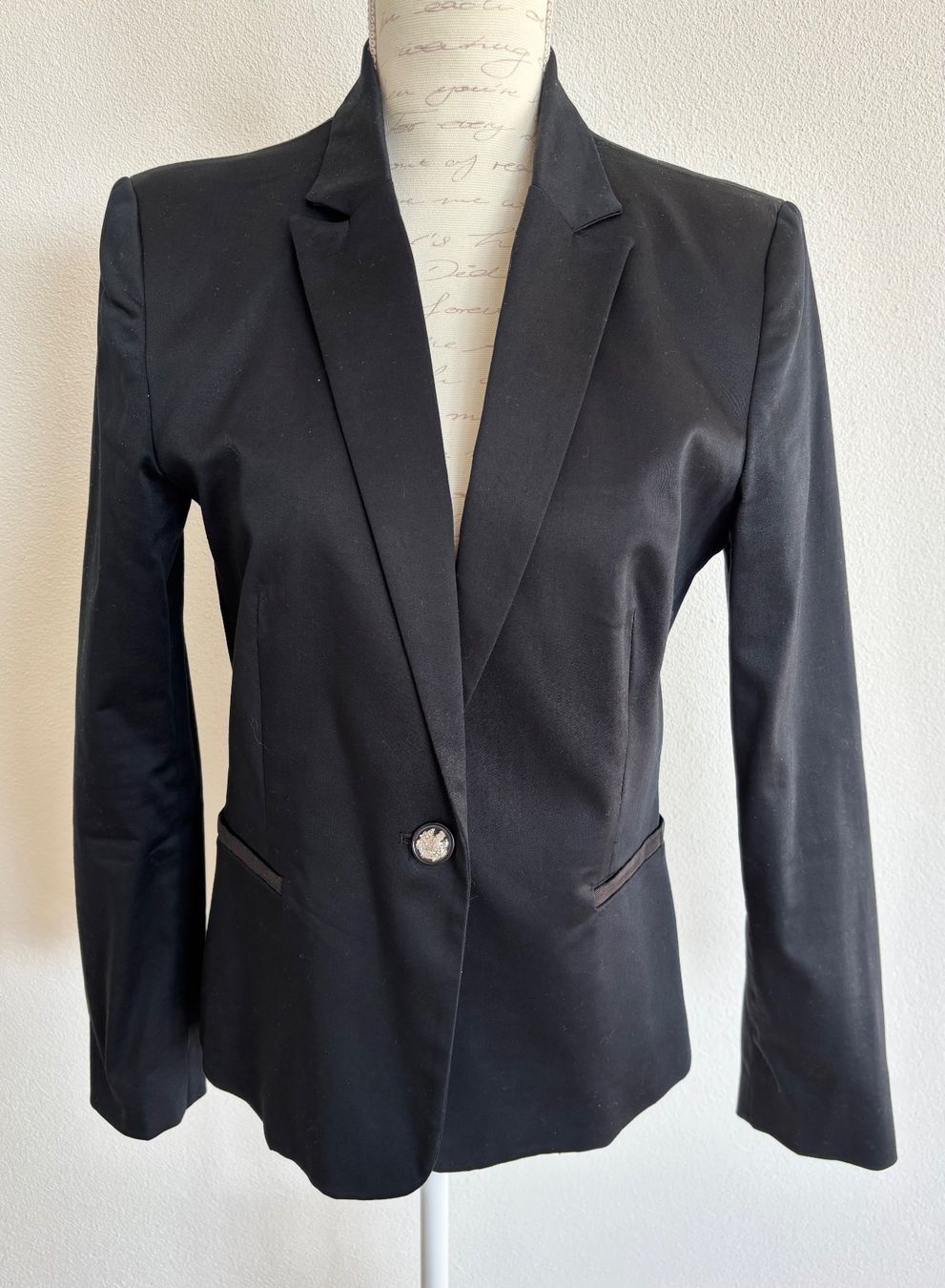 Mango Giacche: Damen Blazer schwarz Gr 40 – Usato da Niederrohrdorf venduto da Wimabu531