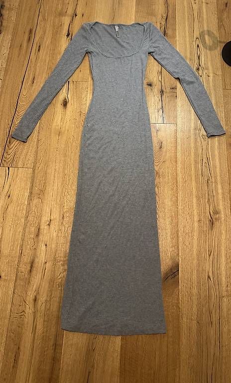 Vestiti: SKIMS Kleid XXS – Usato da Weiach venduto da cor_2sss