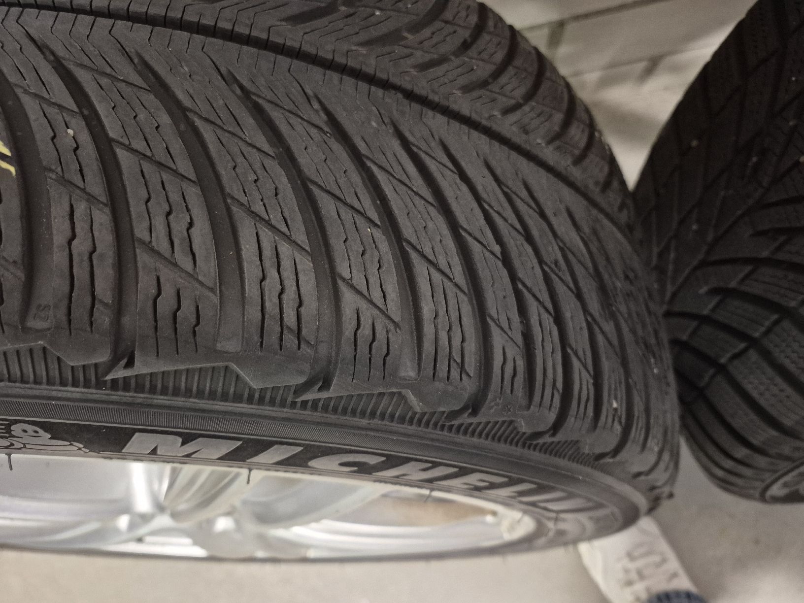 Audi Felgen: Felgen mit Winterreifen – Gebraucht aus Faulensee von epbloesch 2