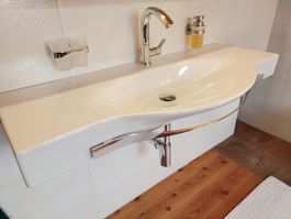 Laufen Lavabo mit Armatur und Handtuchhalter zu verkaufen