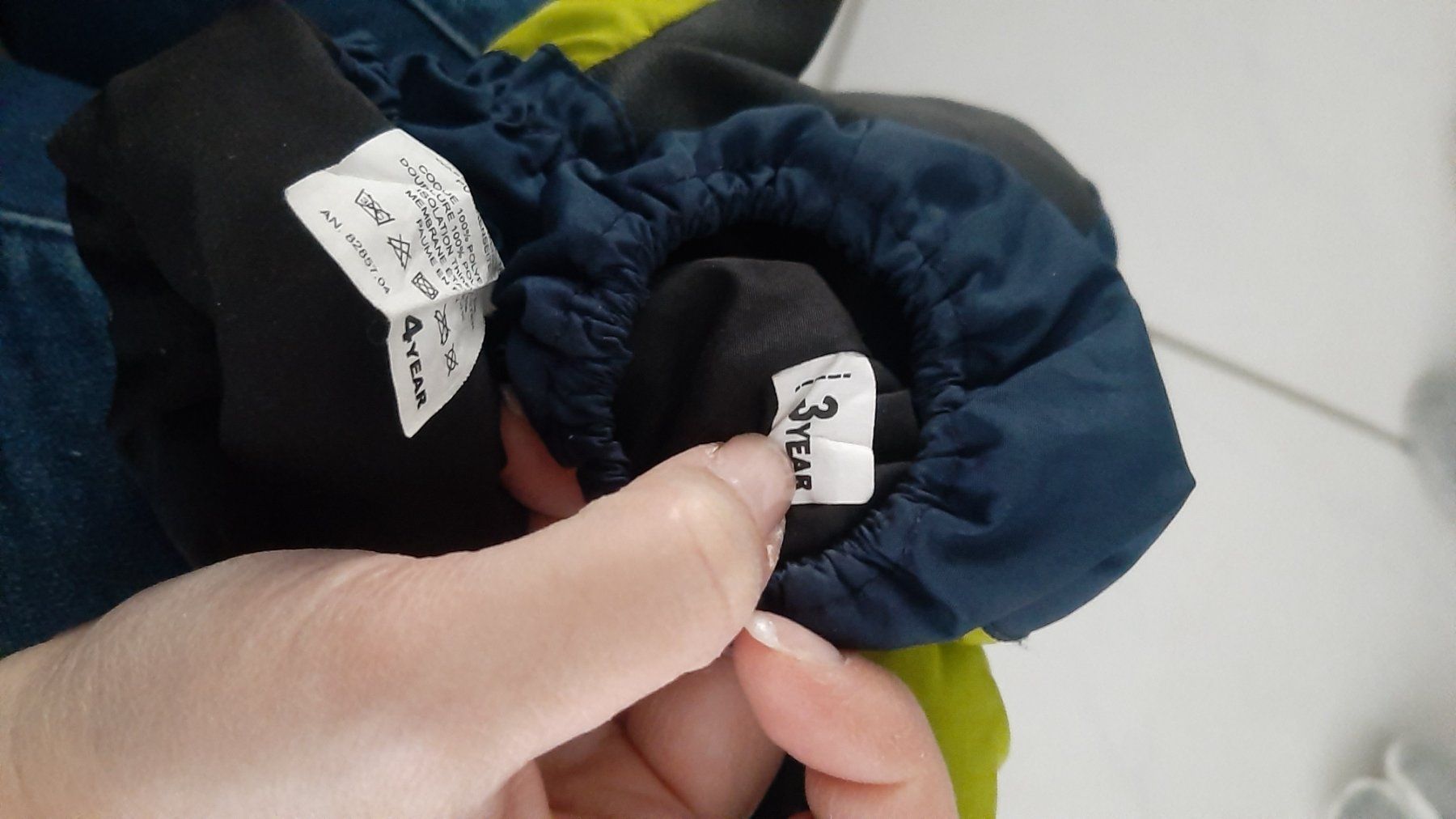 K..56 R) Handschuhe Winterhandschuhe Gr. 3-4 Jahre Atrium (Gebraucht) in  Wil SG fr CHF 3.95  mit Lieferung auf Ricardo kaufen