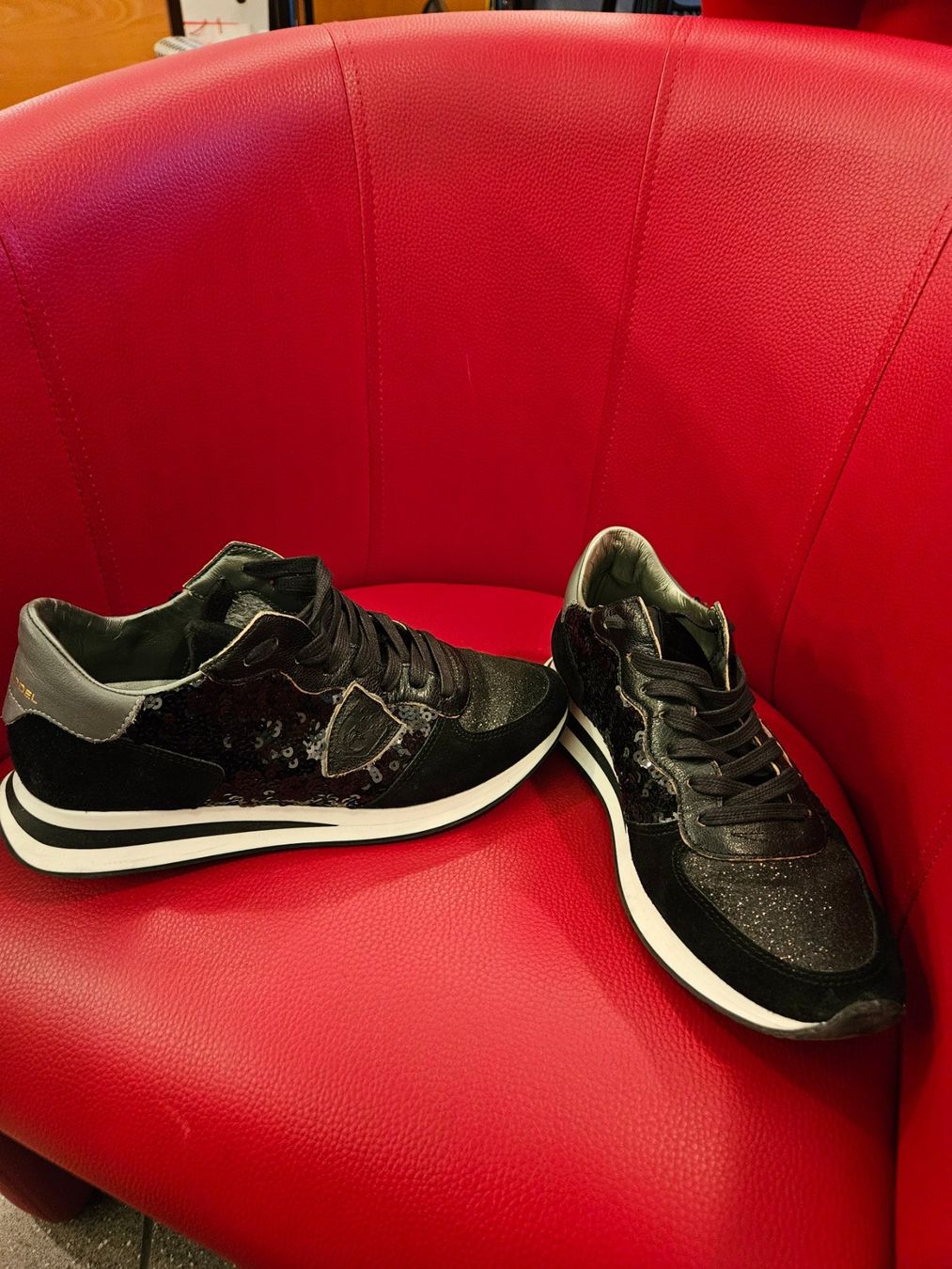 Scarpe da donna: Sneackers – Usato da Boniswil venduto da insideBoutique 2