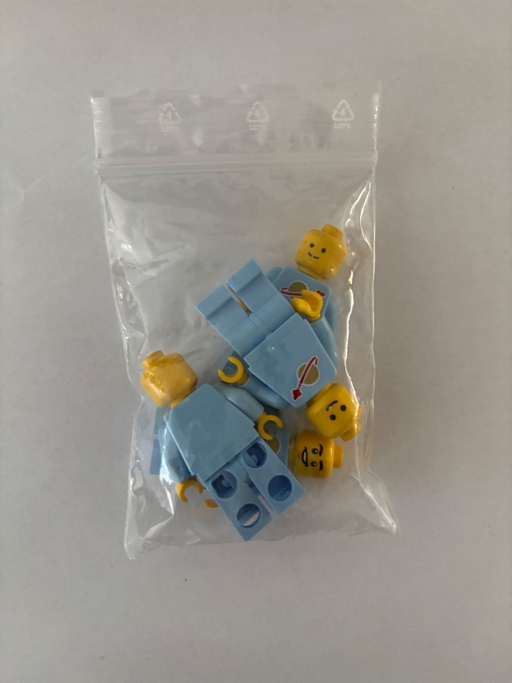 Lego Statuette: Lego hellblauer Astronaut, Space Minifigure light blue – Usato da Basel venduto da d-unger 1