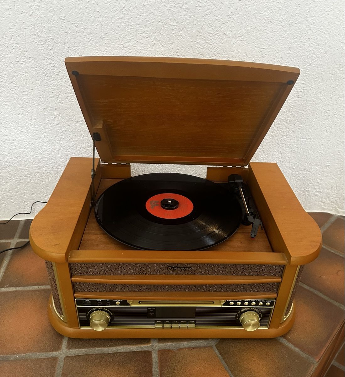 Lettore multimediale & Streamer: Denver Nostalgia Record Player with CD Player & Radio – Usato da Brig venduto da san_jd7m