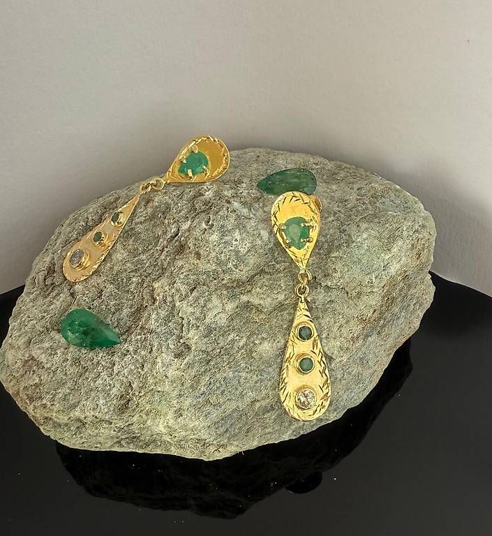 Orecchini pendenti & Orecchini a lobo: Gold Ohrringe 750 – Usato da Bützberg venduto da neo_yrk7