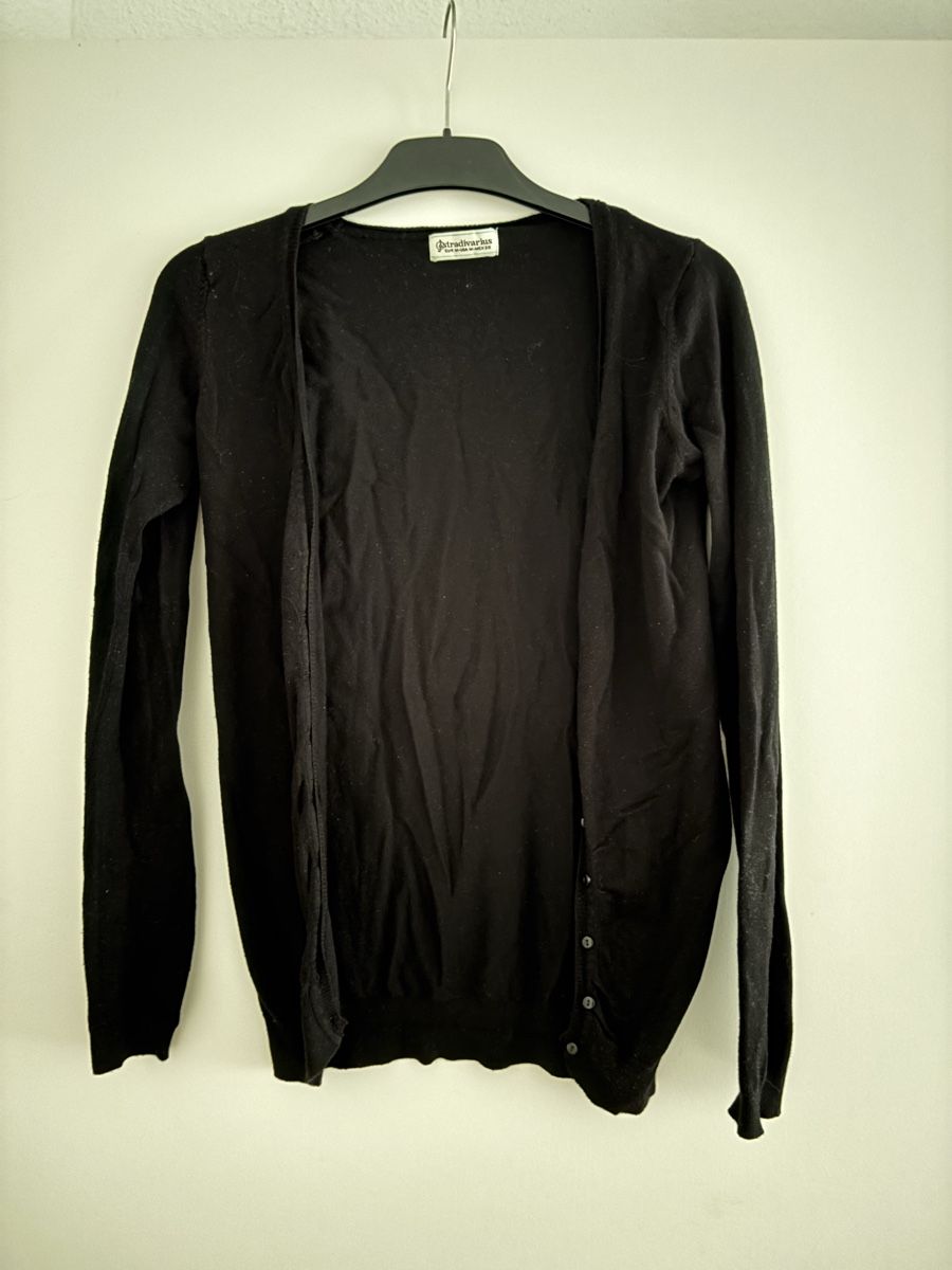 Bolero: Stradivarius Cardigan schwarz Gr. S – Usato da Luzern venduto da aloevira